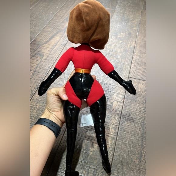 Incredibles 2 Mrs Incredible Disney Store Plush - Picture 4 of 4